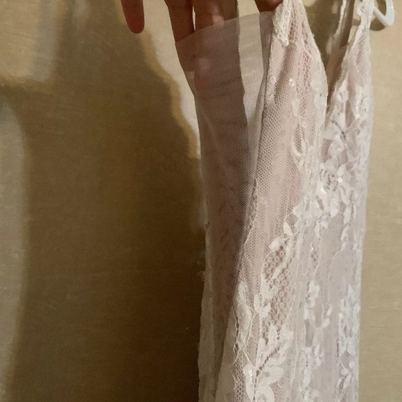 XSCAPE ivory lace gown - Picture 3 of 8